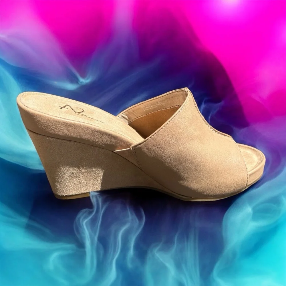 New A2 By Aerosoles Heart Plush Tan Vegan Leather Wedge Slide Sandals Woman's 8 - Picture 3 of 6